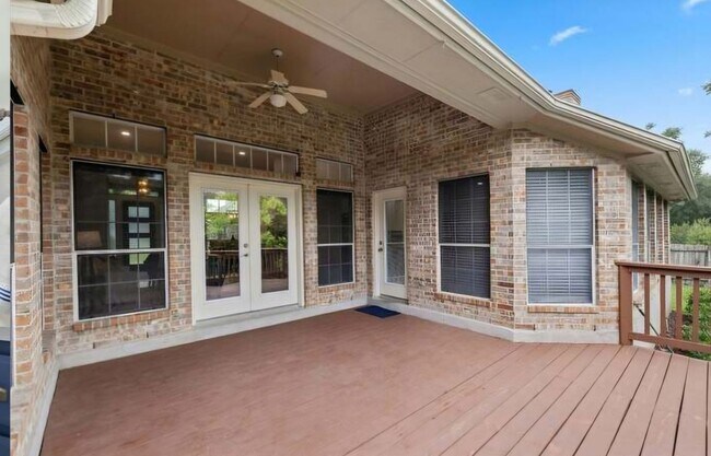 Building Photo - Gorgeous 4/BR 3/BA One-Level Home with Mod...