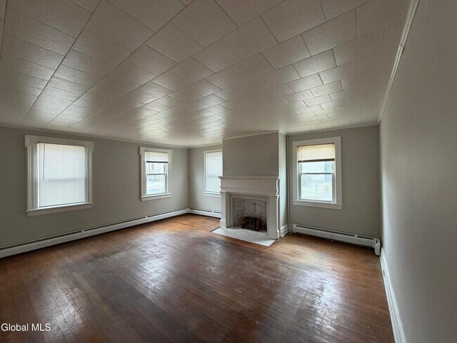 Building Photo - 102 Main Ave