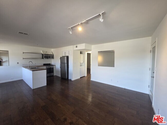 Building Photo - 2241 Branden St