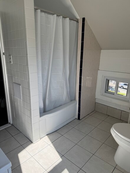 Bathroom - 76 Washington Ave