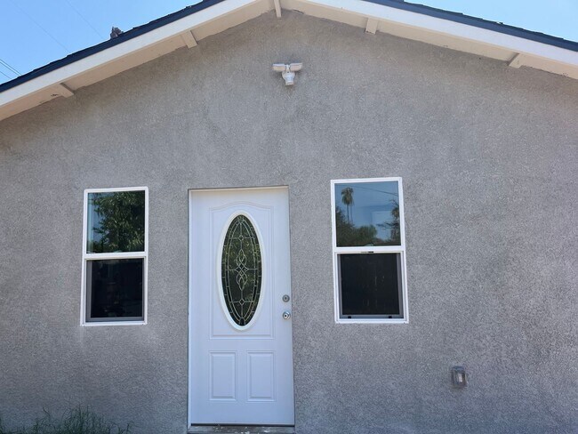Primary Photo - Penny Dr (8903)