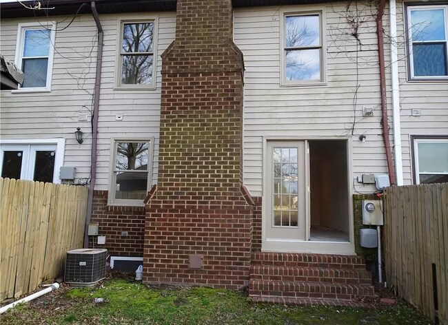 Building Photo - 2333 Meadows Lndg