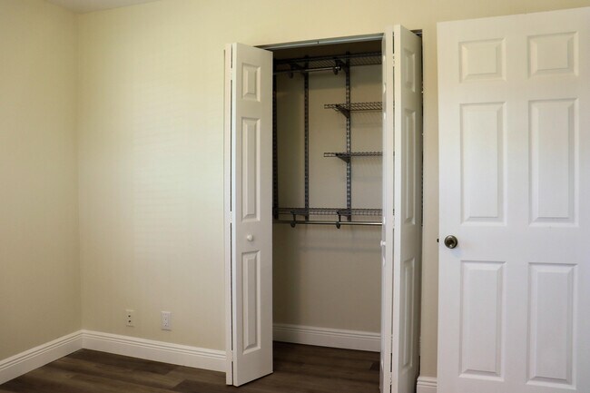Building Photo - 5085 Bottlebrush St