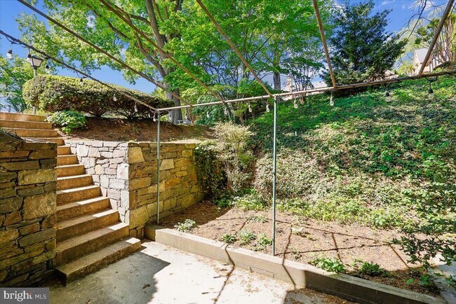 Building Photo - 5011 Sentinel Dr