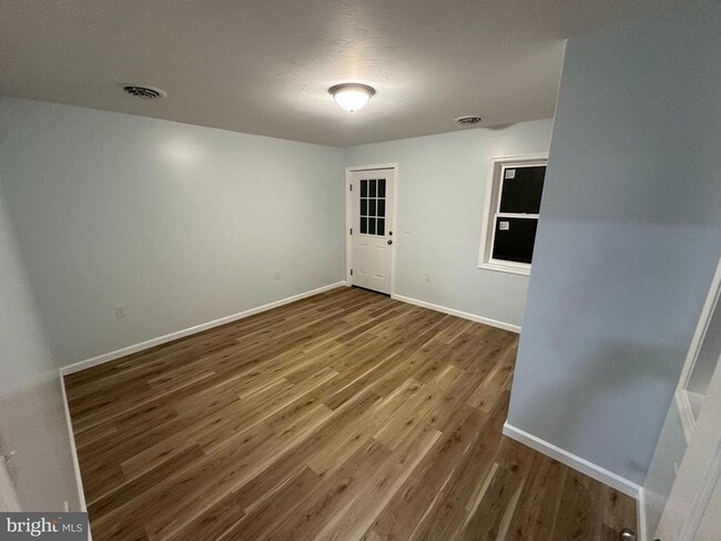 Building Photo - 40 Mt Hope Rd