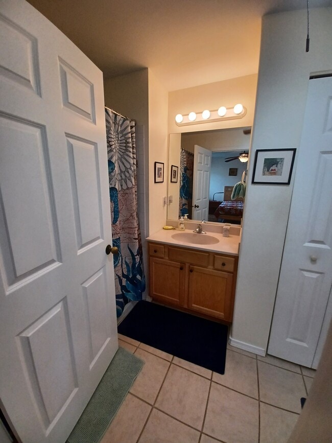 Building Photo - 50 Halili Ln