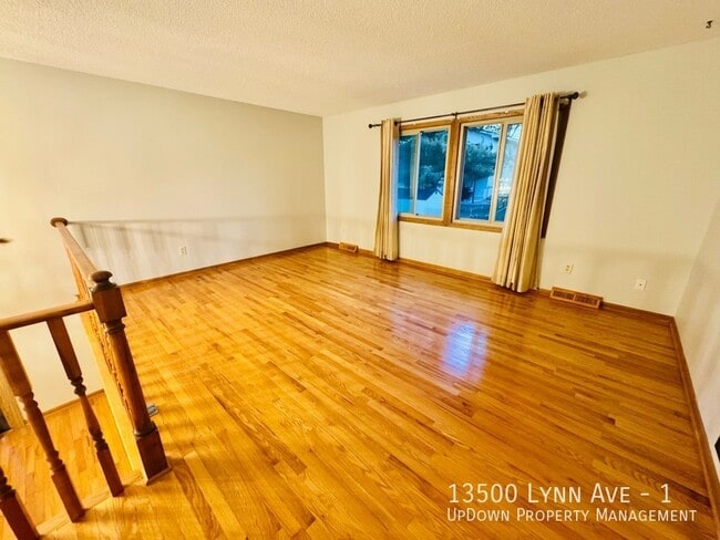 Building Photo - 13500 Lynn Ave