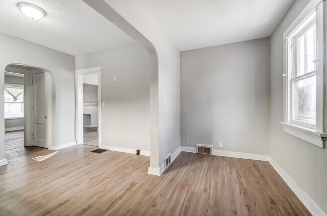 Building Photo - Three Bedroom Home for Lease in Dayton!