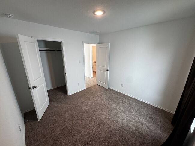 Building Photo - MOVE-IN SPECIAL! Modern 2024 New-Build with Open-Concept Living and Private Primary Suite in Wate...