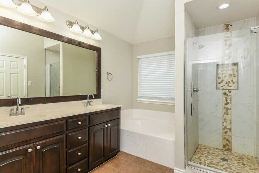Building Photo - 272 Spring Hollow Dr