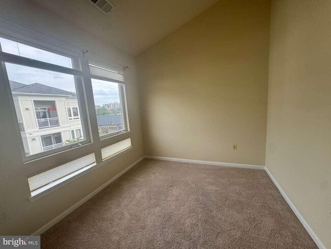 Building Photo - 801 S Greenbrier St