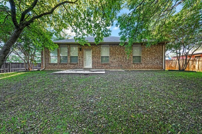 Building Photo - 1004 Riverside Ct