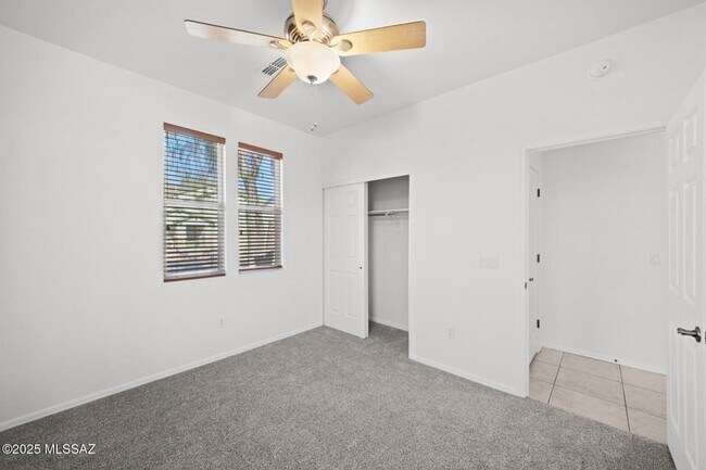 Building Photo - Lovely 4 bedroom, 2 bath home with 2 car garage