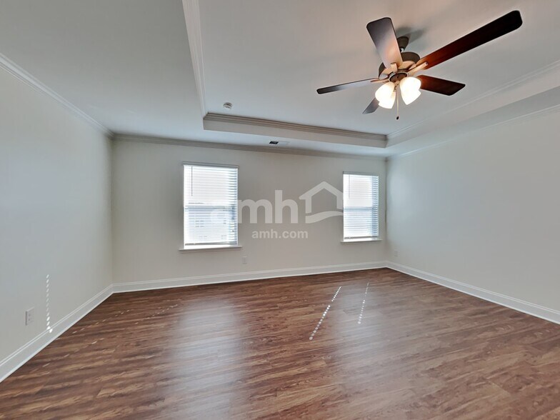 Building Photo - 157 Larragan Dr