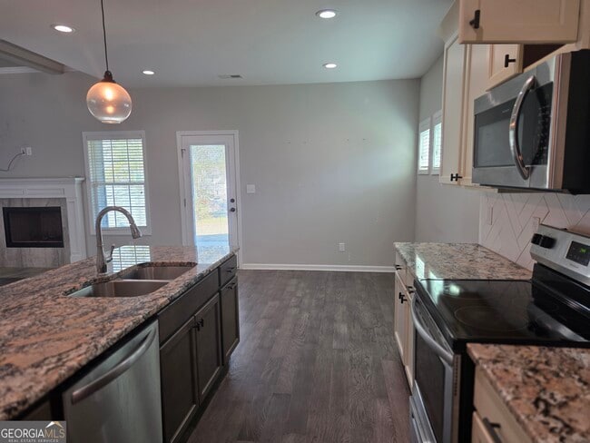 Building Photo - 132 W River Cane Run