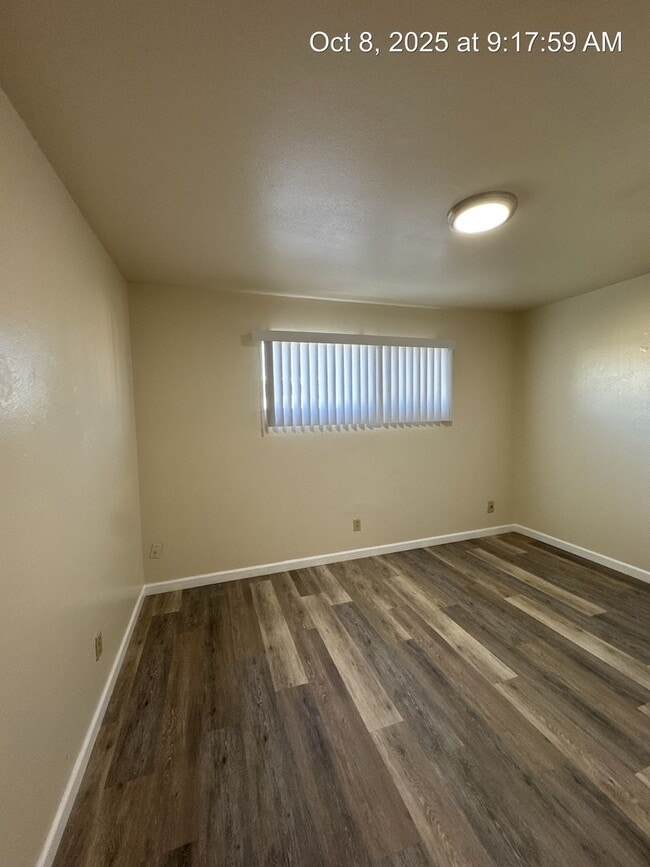 Building Photo - 3237