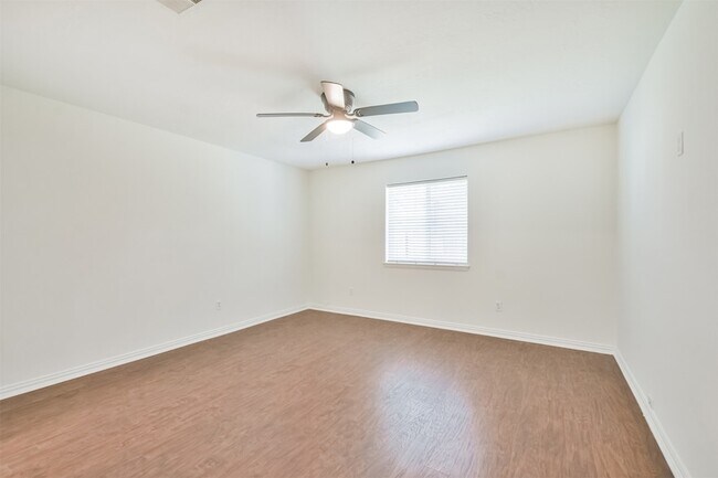 Building Photo - 9719 Halkirk St