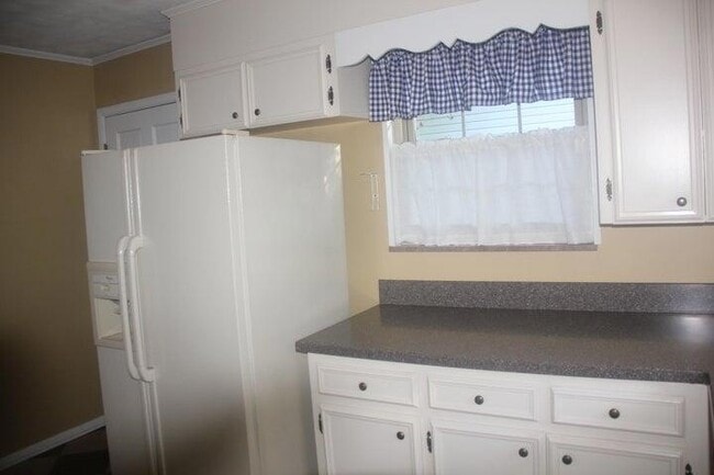 Building Photo - 3009 Oakland Dr NW