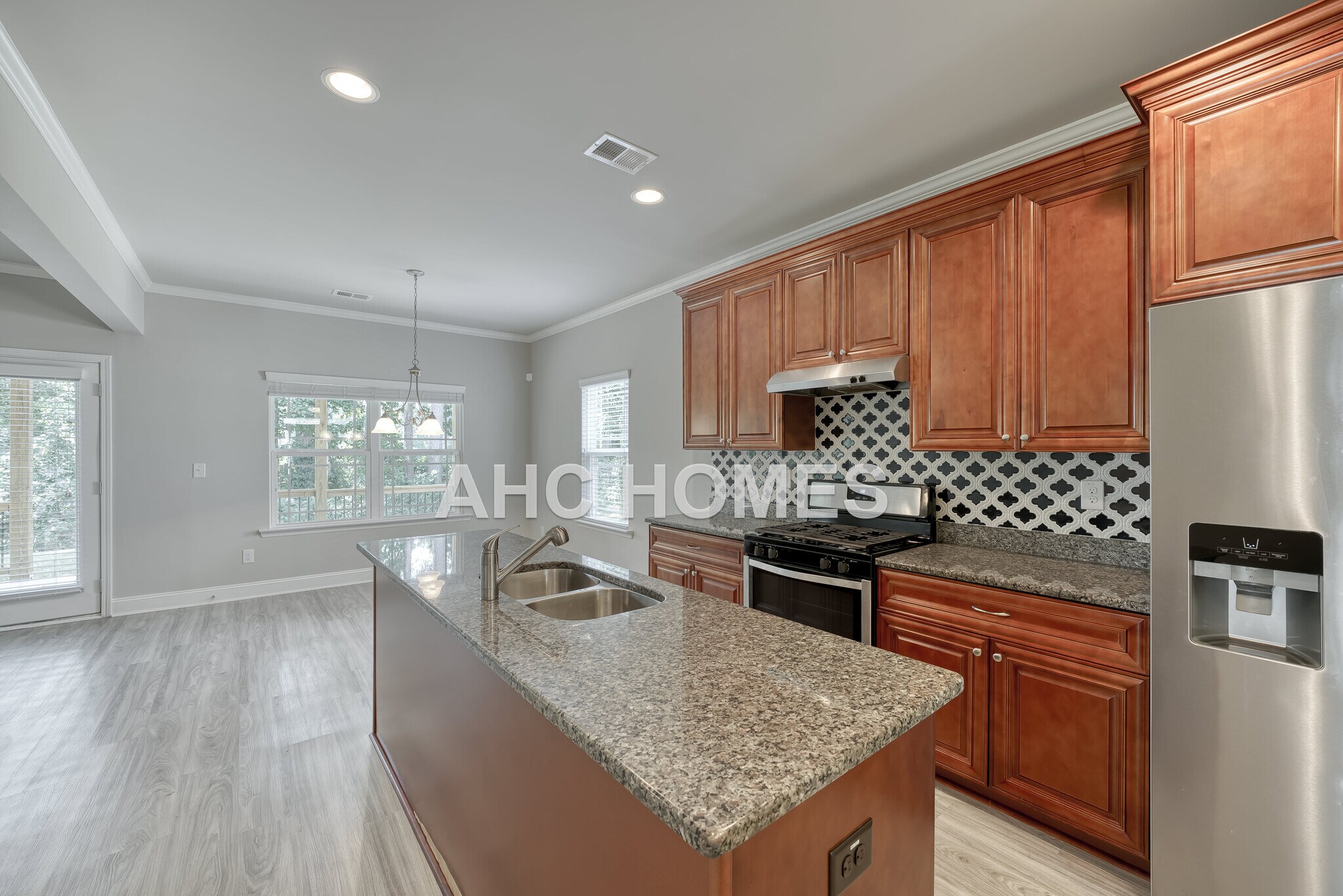 Building Photo - 2297 Shady Dr