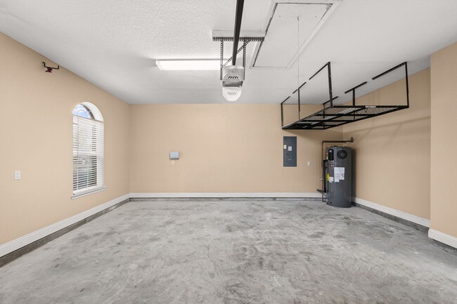 Building Photo - 408 W 17th St