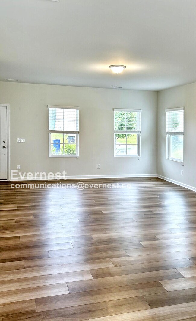 Building Photo - 425 Infinity Cir