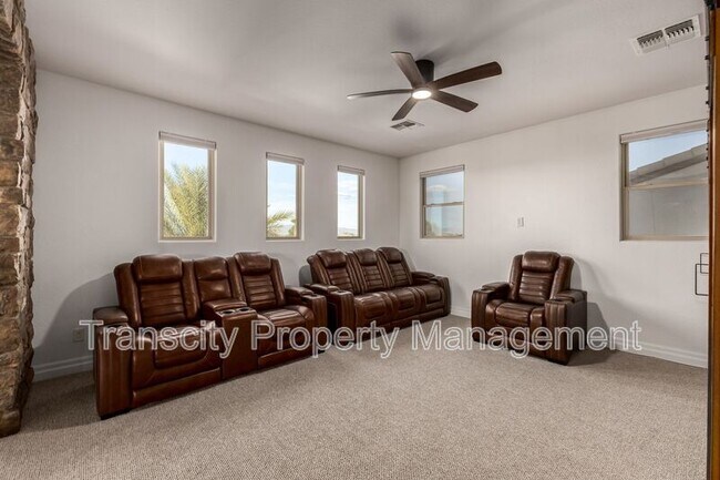 Building Photo - 1636 E Sattoo Way