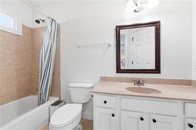 Building Photo - 3330 Spencer St