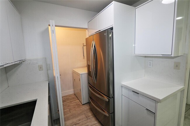 Building Photo - 10755 SW 108th Ave