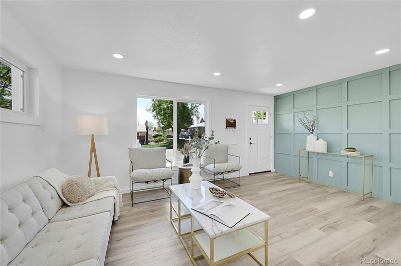 Building Photo - 461 W 71st Ave