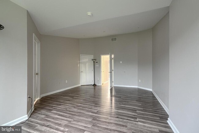 Building Photo - 8820 Papillon Dr