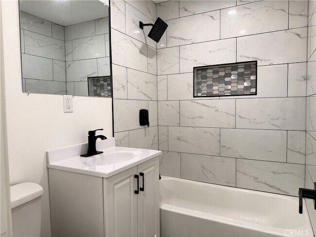 Building Photo - 455 W Cowles St