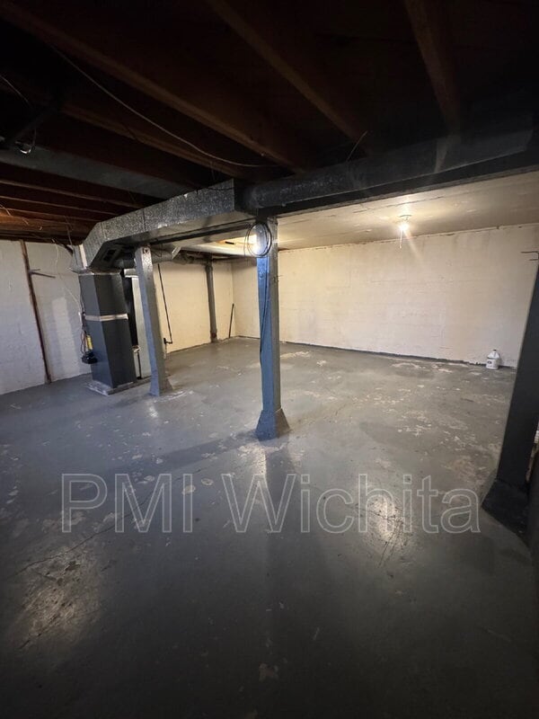 Building Photo - 6149 E Boston St