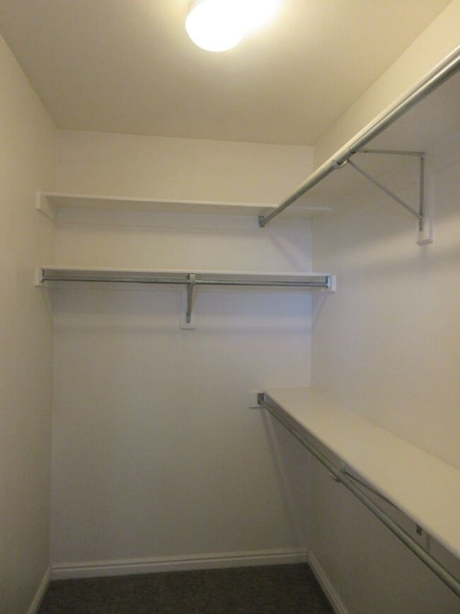 Building Photo - 461 E Cobblecreek Dr