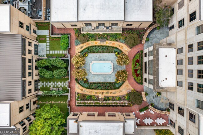 Building Photo - 3376 Peachtree Rd NE