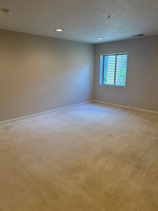Building Photo - Beautiful 3 Bedroom 3.5 Bath in Sewickley, PA!