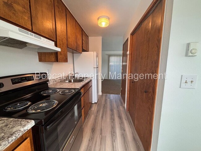 Building Photo - 1516 South Ct