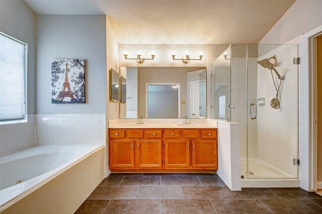Building Photo - 14002 Wheatbridge Dr