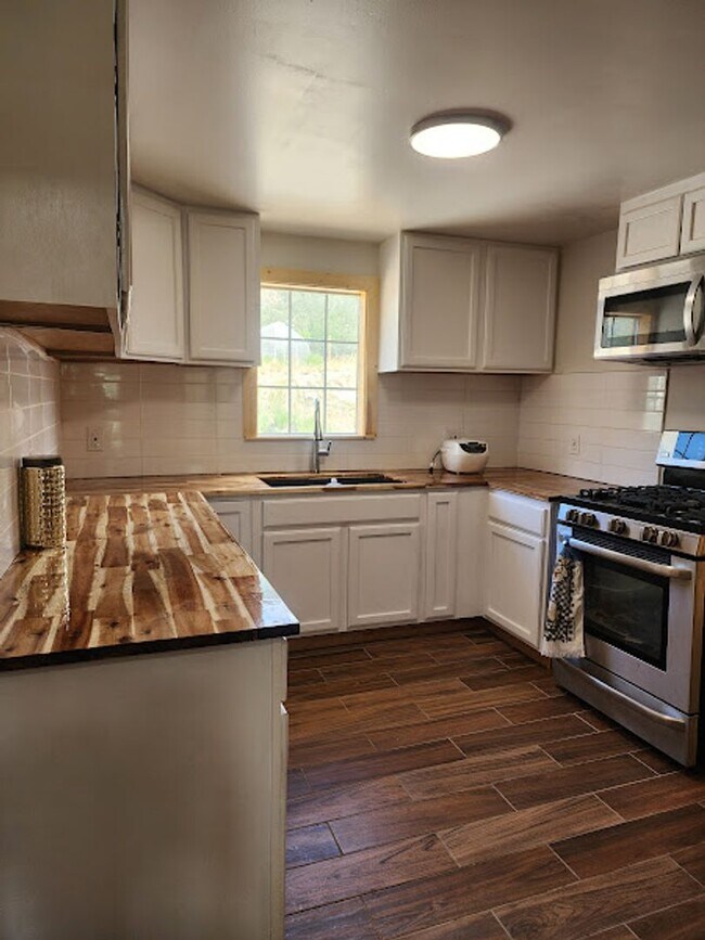 Building Photo - Long Realty & Property Management - Very Beautiful Cabin Close to Ski Resorts