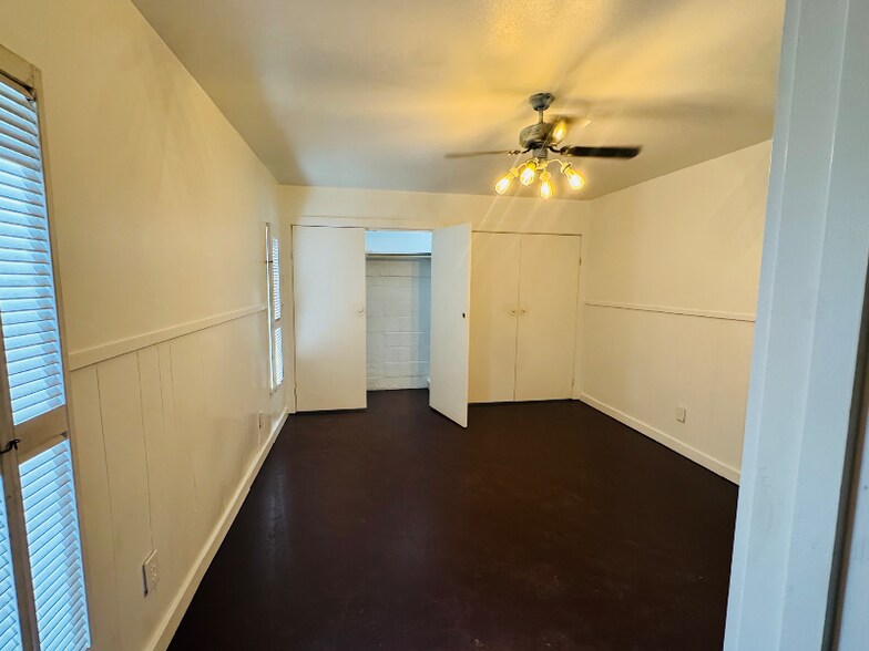 Building Photo - 132 Lindsey Rd