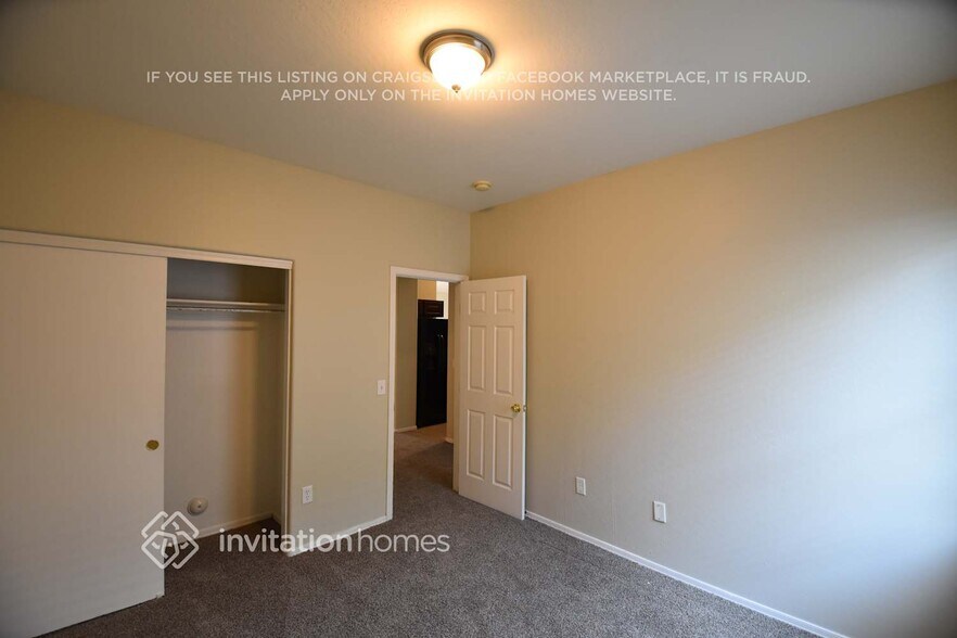 Building Photo - 7002 S 40th Ln