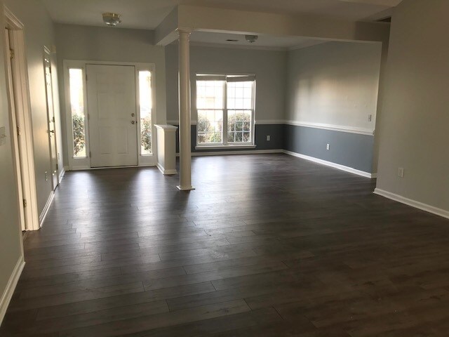 Building Photo - 503 Walkingstick Way