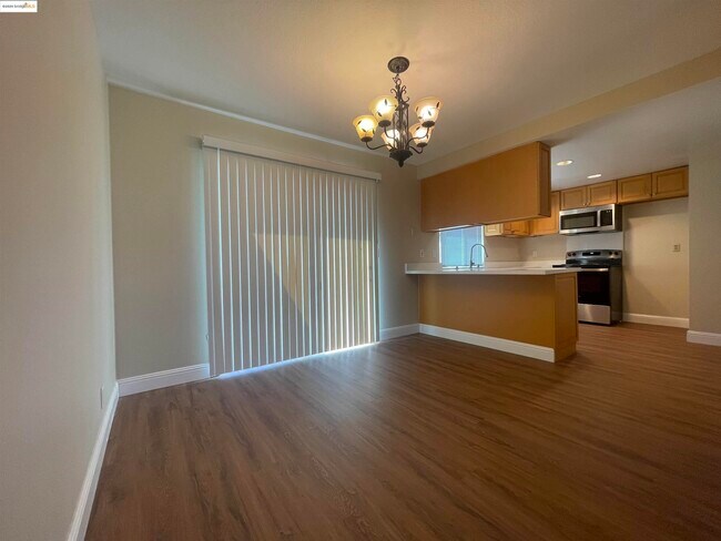 Building Photo - 35 Fountainhead Ct