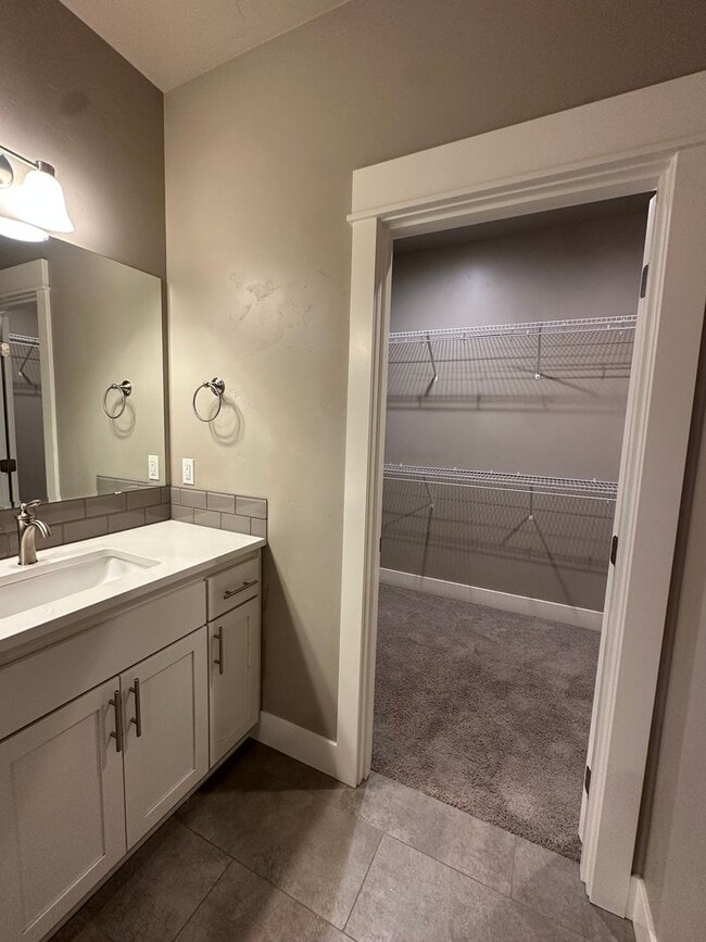 Building Photo - Beautiful home in Mirada!  A must see!