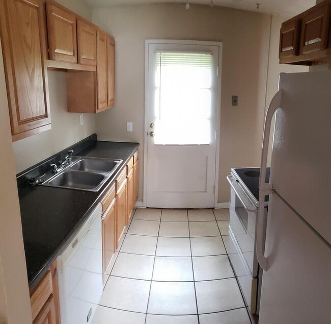 Building Photo - 3676 Charring Cross Dr