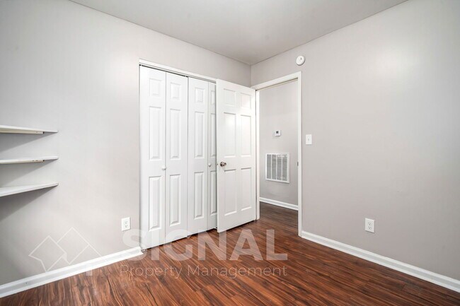 Building Photo - 1652 Roberta Ln