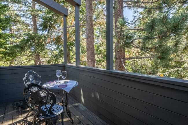 Building Photo - 283 Monterey Pine Rd