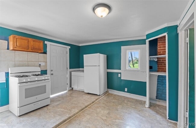 Building Photo - 505 Carbon St