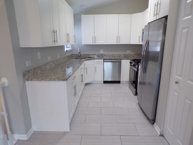 Building Photo - 1053 Woodhill Ct