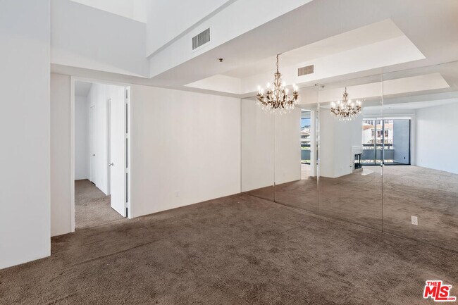 Building Photo - 2102 Century Park Ln