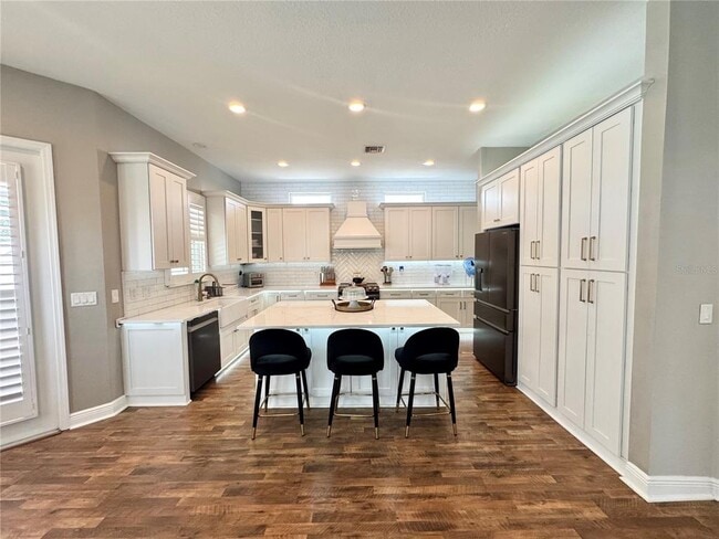 Building Photo - 212 Montara Drive